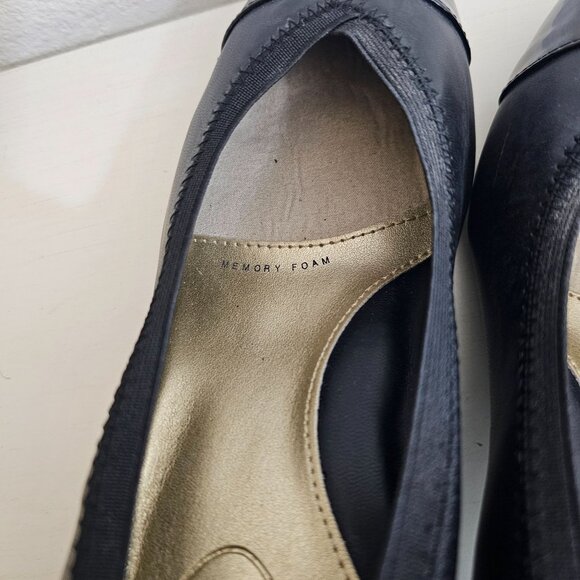 Soft Style Womens Sz 8.5 Black Faux Leather Pump Patent Toe Cap Comfort Shoes - Picture 9 of 10